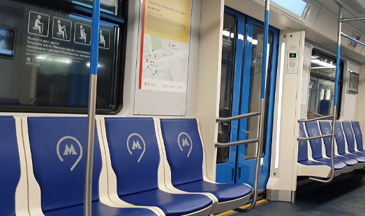 Новый формат стикеров на Калужско-Рижской и Кольцевой линиях метро Москвы